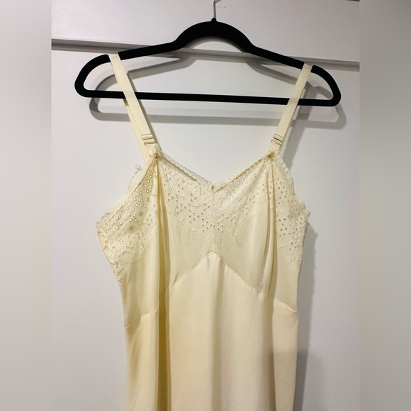 Women’s Vintage Cream Slip in Size Small - Picture 2 of 5
